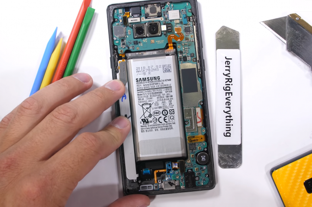 Samsung Galaxy Note 9 rastavljen u delove! Evo kako je on napravlje. (VIDEO)