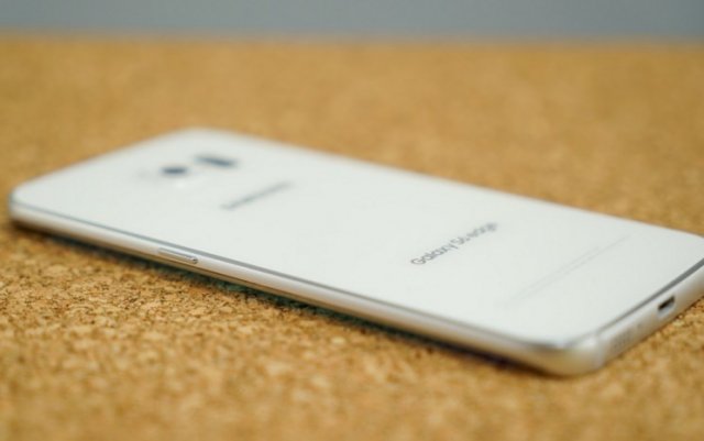 Samsung je znatno osvežio Galaxy S6 Edge telefone novom Marshmallow nadogradnjom!